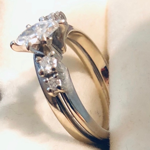 🚫SOLD🚫Kay Jewelers 14k White Gold Diamond Ring - Picture 3 of 9